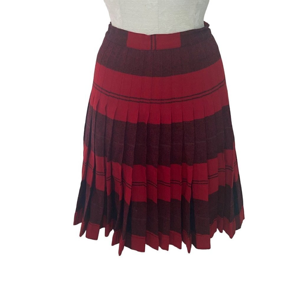 Pendleton Vintage Womens Skirt Size Small Red Reversible Pleated Plaid Wool